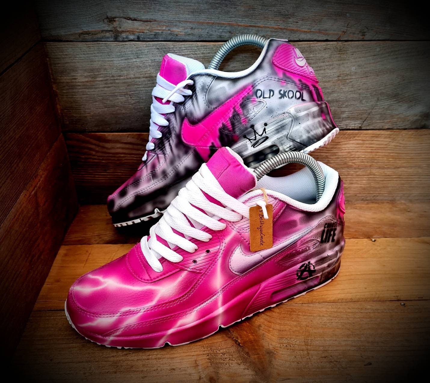 Nike Air Max 90: Pink Brick Art